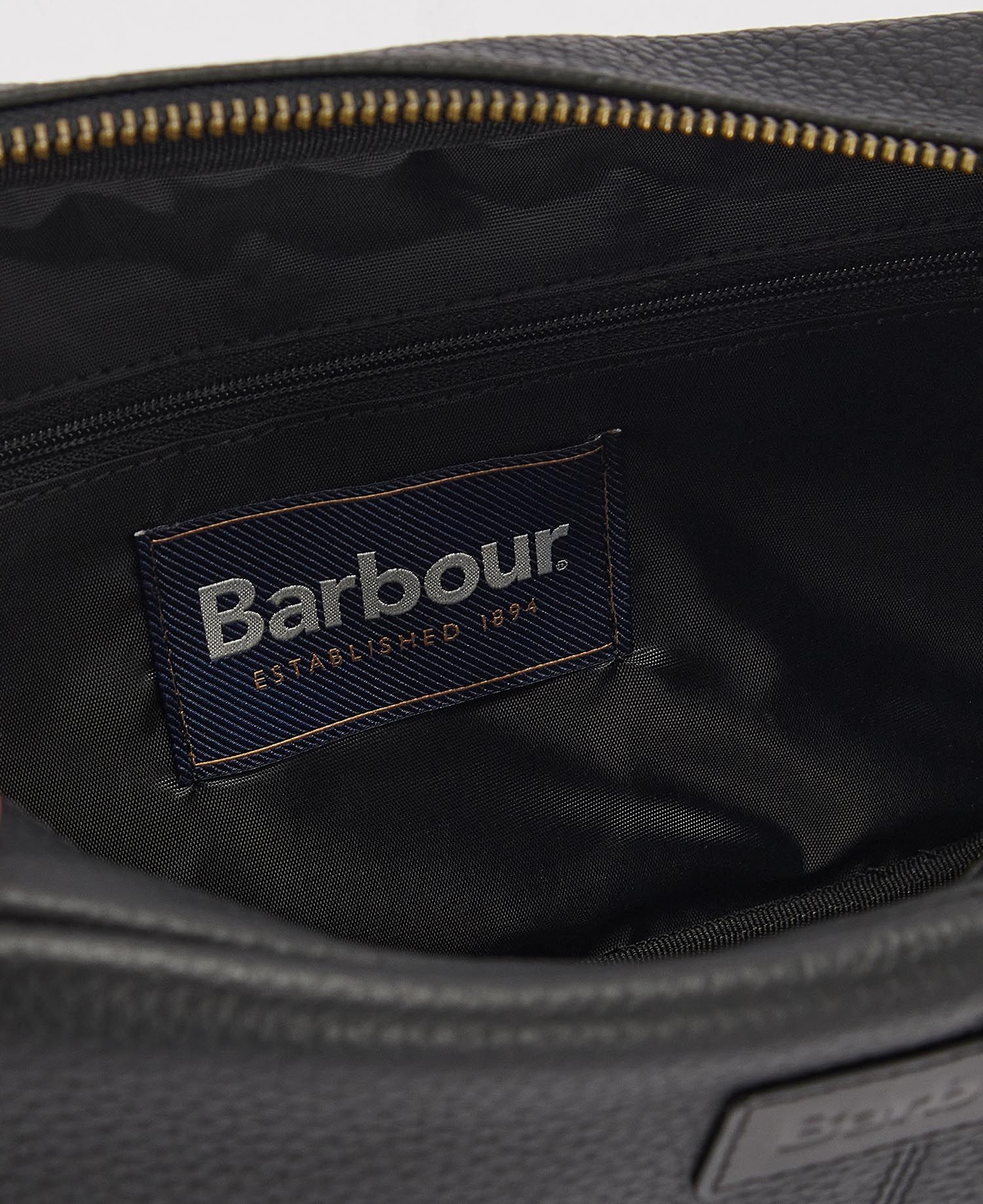 Barbour Highgate Leather Washbag BK11 Black